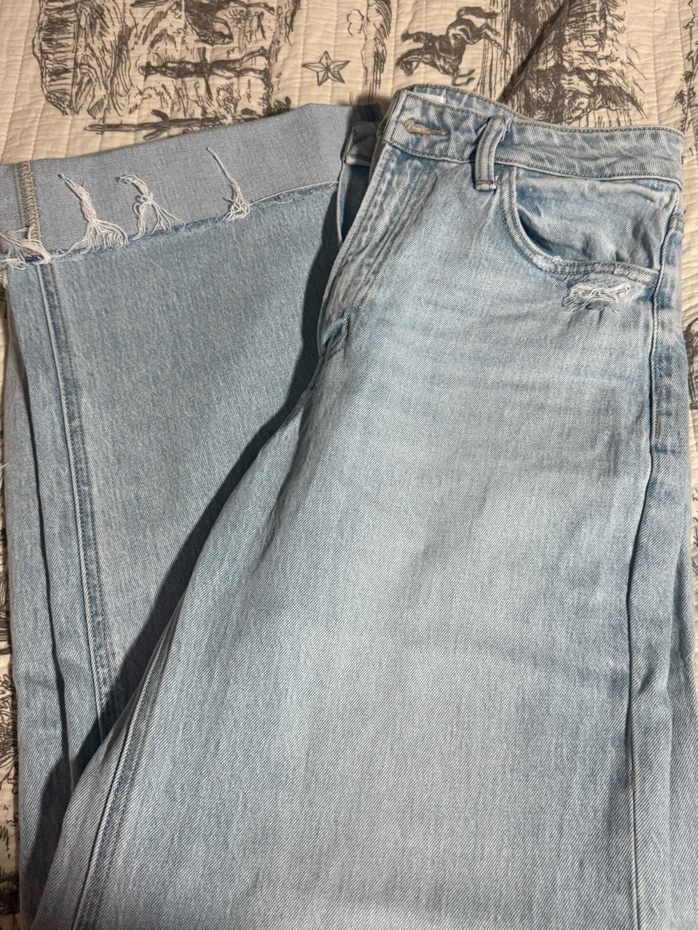 Vervet Light Blue High-Rise Wide Leg Jeans with Raw Hem - Picture 4 of 7